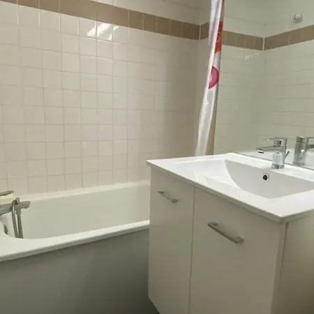 Cosy 4 Pers, Proche Pistes Et Commerces, Balcon Est, Animaux Ok, Huez - Fr-1-405-155 Apartment *